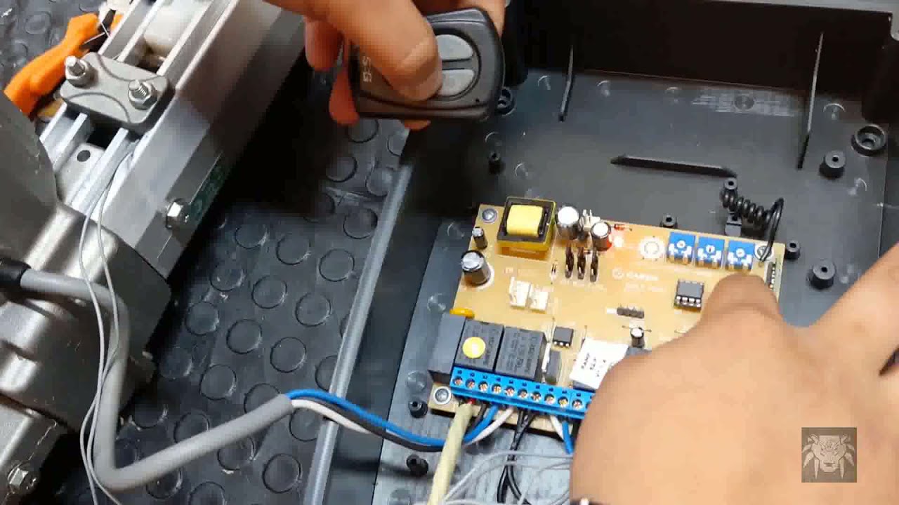 GAREN - MOTOR PIVO EMBOLO DUO - GRABADO DEL RECORRIDO Y CONTROL REMOTO - F06224-G - BAC BEL EIRL