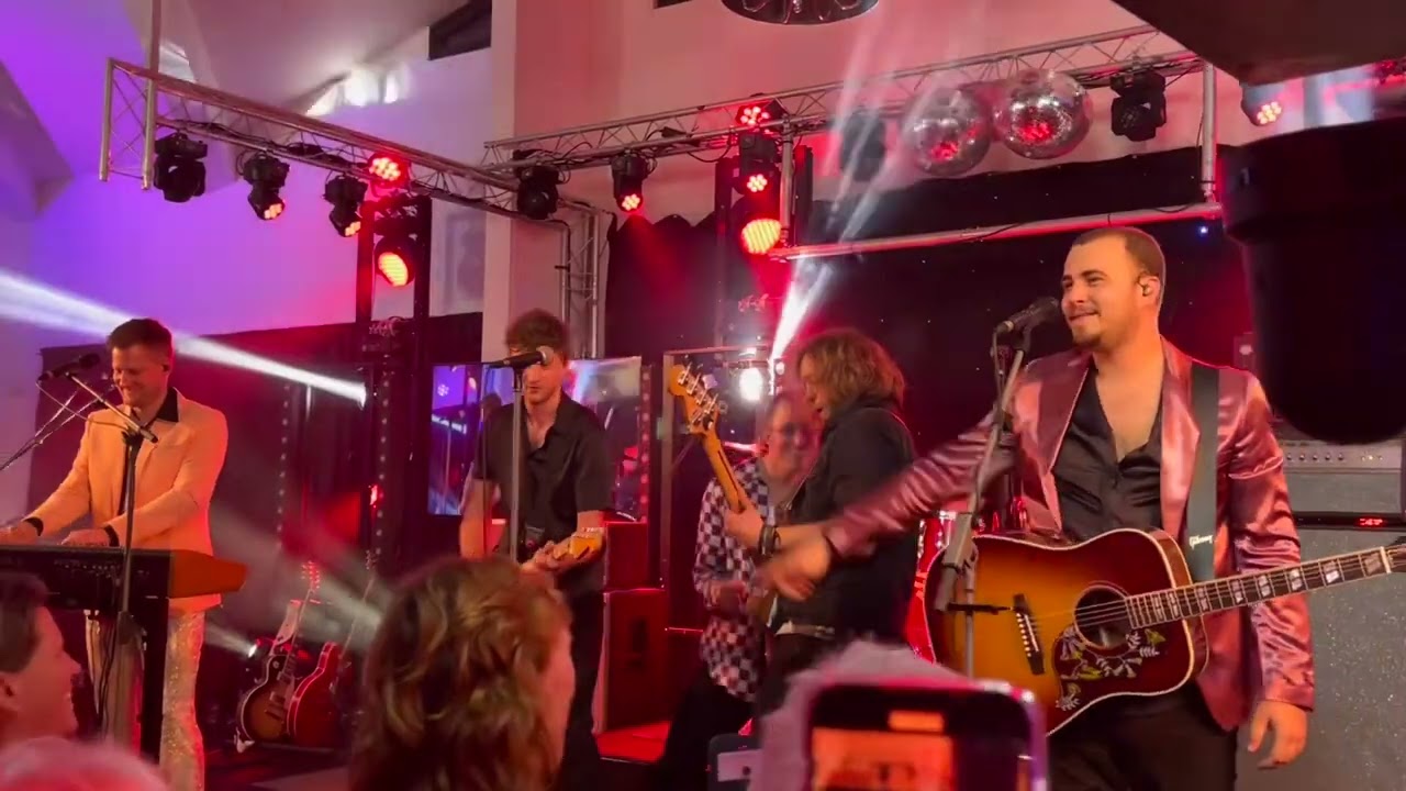 Beegees Forever Maincourse bij Pannenkoeken Paradijs Haarlem 3 mei 2024