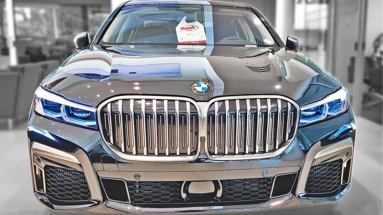 2020 BMW M760i V12  - Interior and Exterior Walkaround in 4K