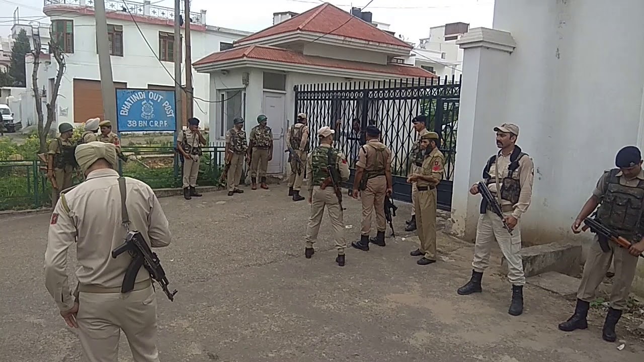 Intruder entered Dr Farooq Abdullah Residence, shot dead by security forces