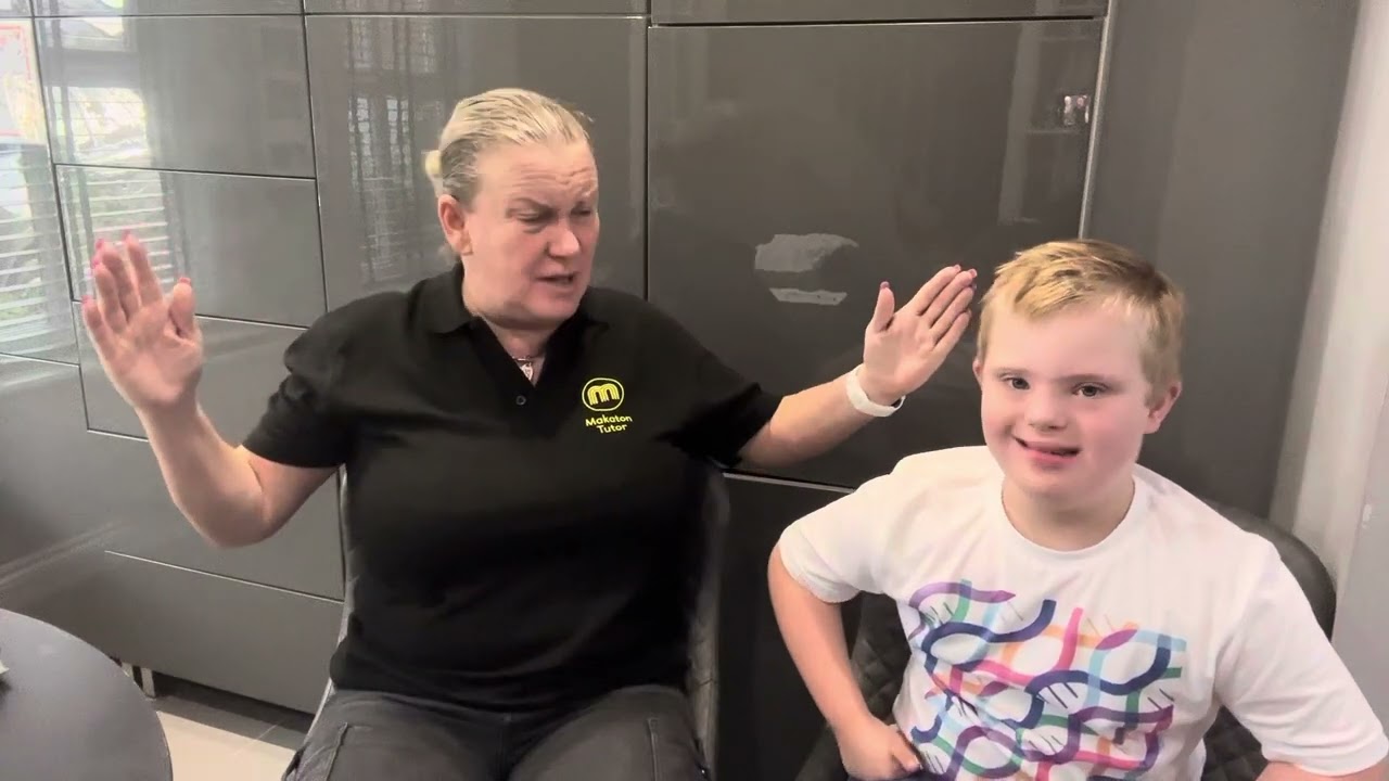 Makaton for ‘RHINO’ 🦏