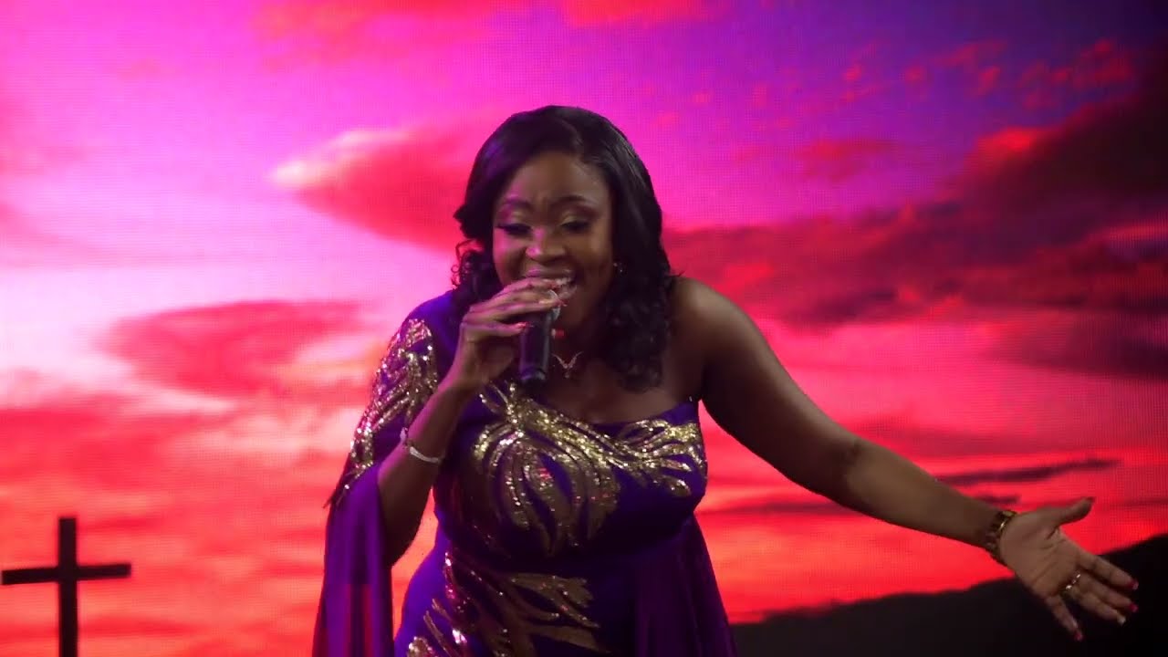 Minister Rumbie Munyuni - Lord How Great (LIVE)