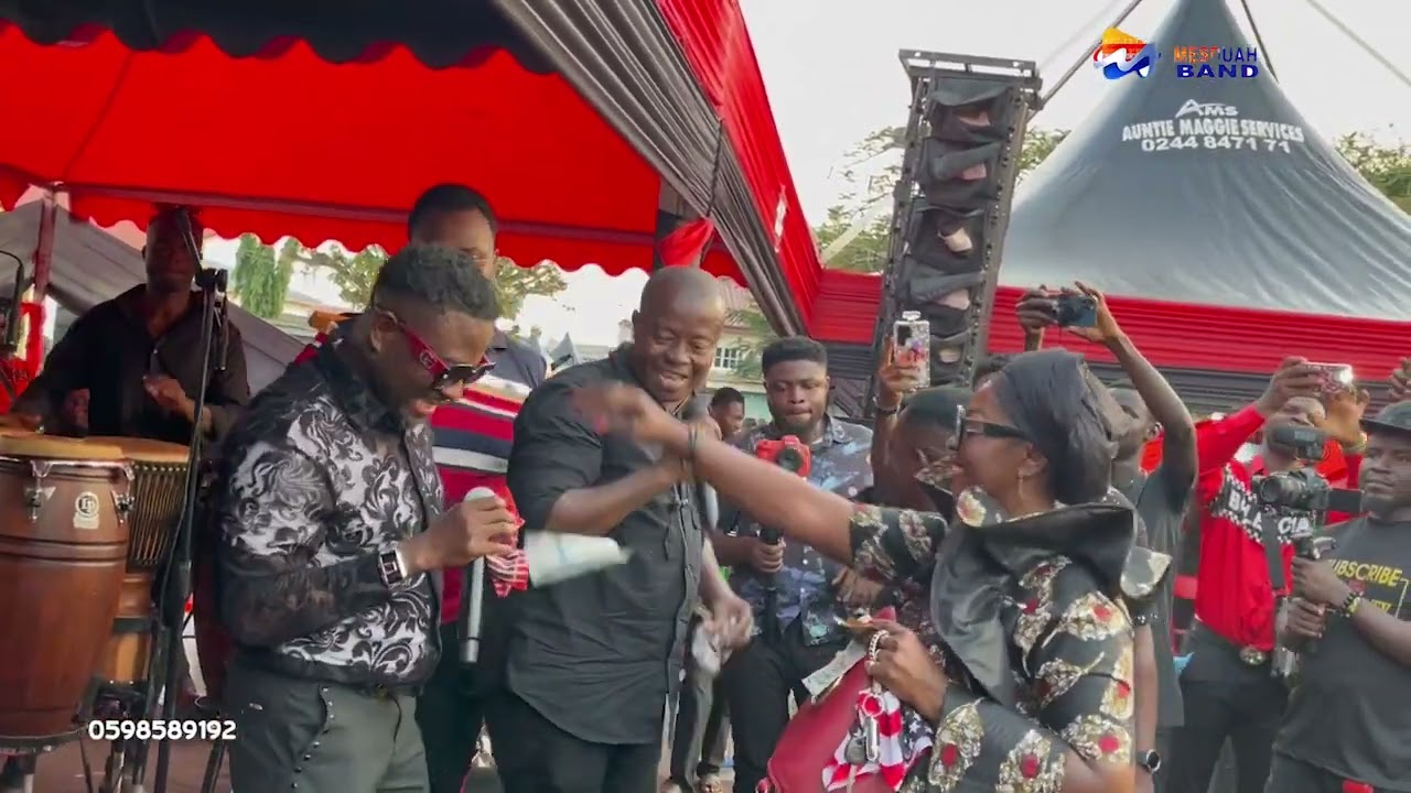 BRODA SAMMY🎤 PERFORMING AT MIRACLE FILMS MOTHER'S FUNERAL🔥🎸👍Bes musicians on duty🤝Good music||🥂🥁🙌
