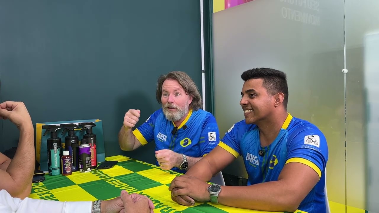 Podcast da Radiex no Salão do Automóvel com Flávio Figueiredo, Kauê Carvalho, Johnny Oliveira