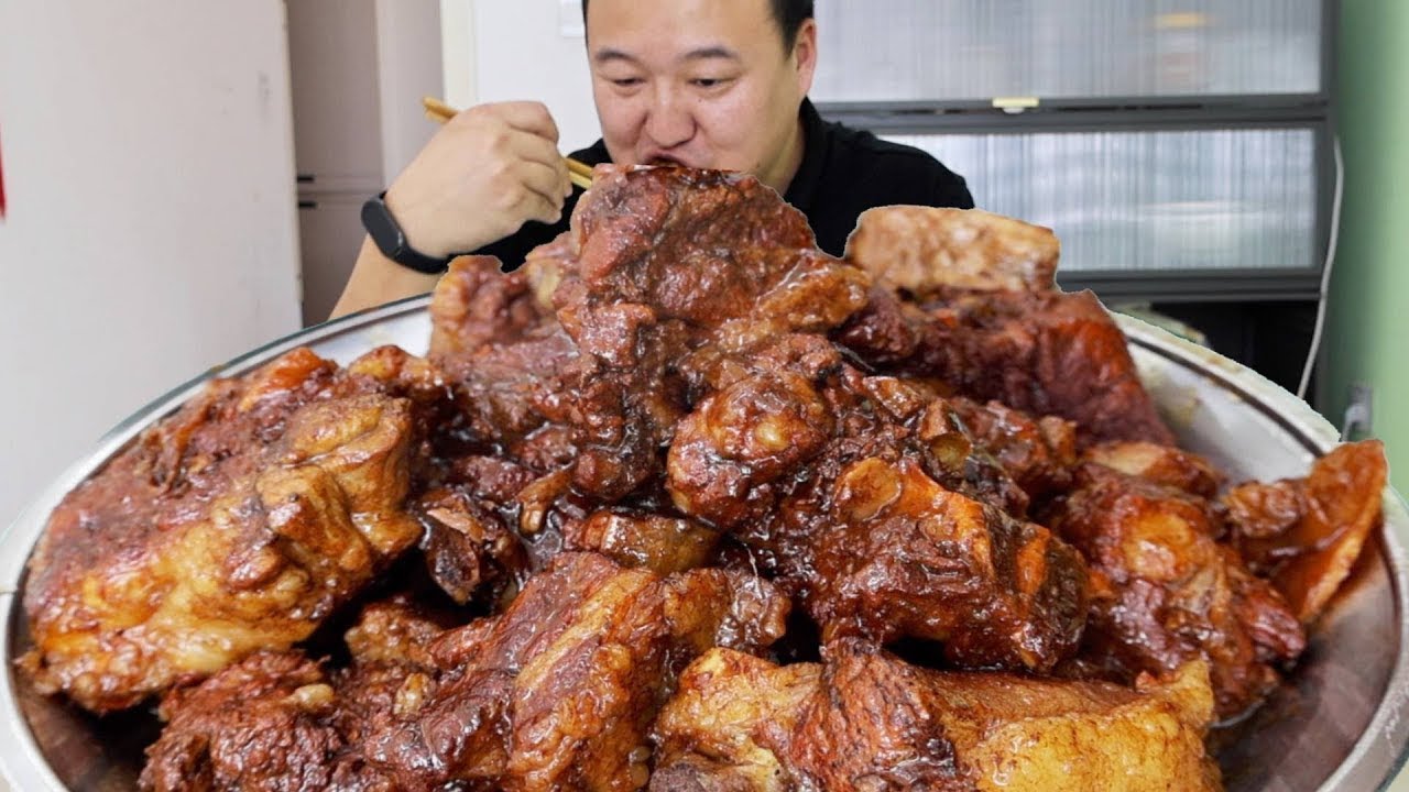 The first meal I made after moving to the new venue was braised spareribs, it was so addictive!