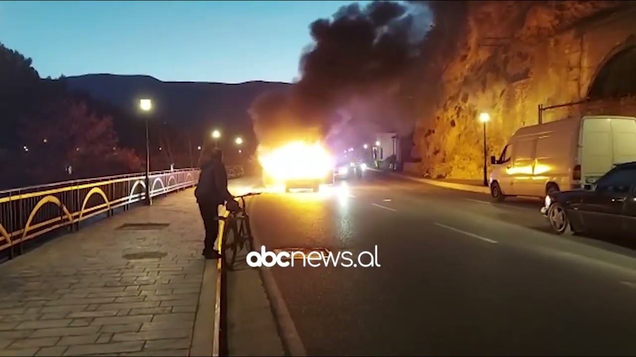 Makina shpërthen në flakë në Berat, dyshimet e para | ABC News Albania