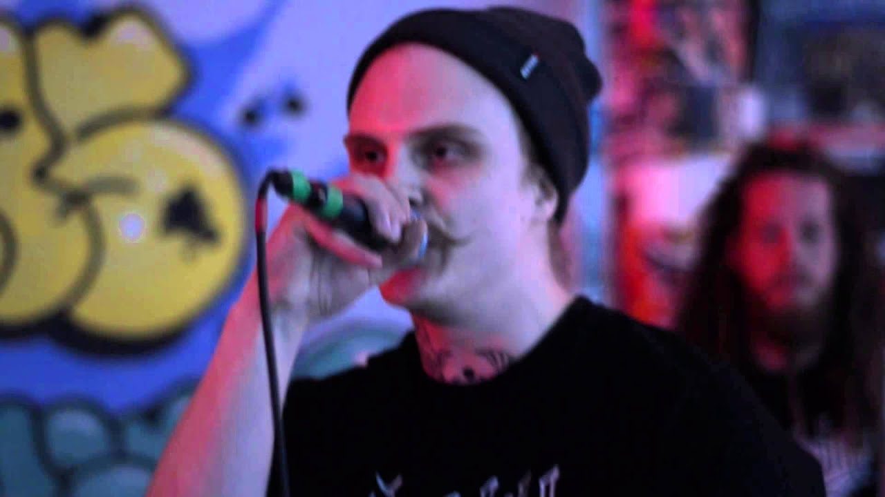 Rhymes & Riddim - Vem &auml;r du (live hos Ametist i K&auml;rleksattacken)