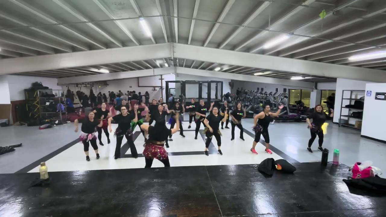 Cintura cintura 💃🏽💃🏽 clase turno 7:15 pm 🎊🎊💃🏽💃🏽