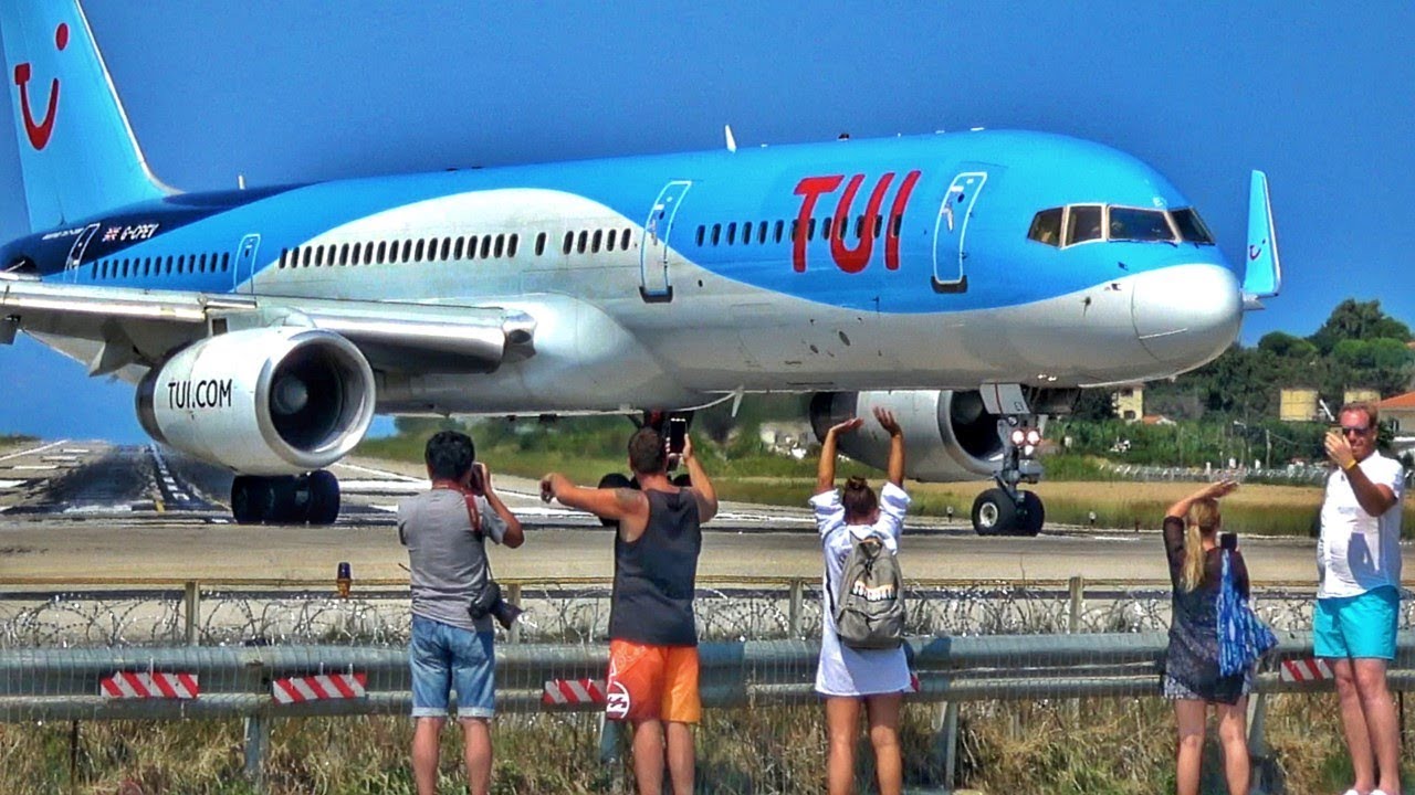 TUI Boeing 757-200 CROSSWIND Landing & Takeoff at Skiathos Airport | JSI Plane Spotting [4K]