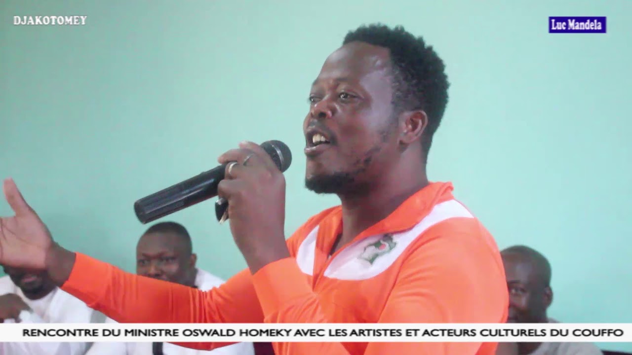 GBADE Clement honore le ministre Oswald HOMEKY avec son nouveau TuBe ''Tintin''