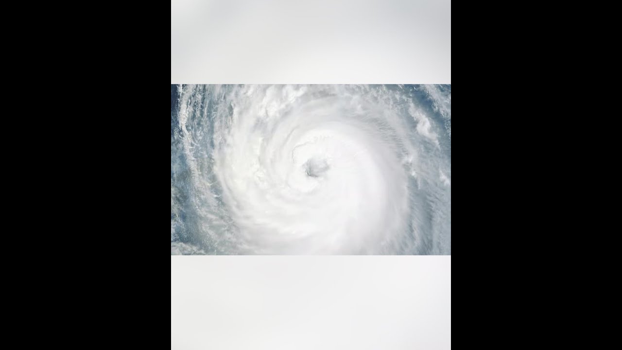 مشاهد مخيفة.. إعصار «شيدو» يتجه نحو إفريقيا بعد تدمير مدينة مايوت الفرنسية