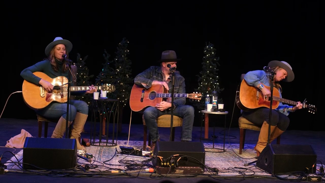 Jamie Lin Wilson and Courtney Patton - Hard Time Lately