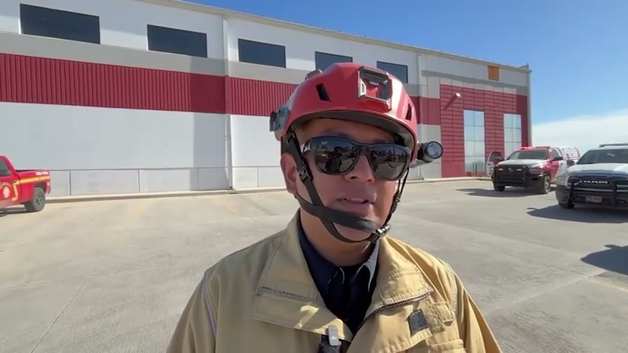 Evacuan a 50 familias en Rosarito tras explosión de ducto de gasolina