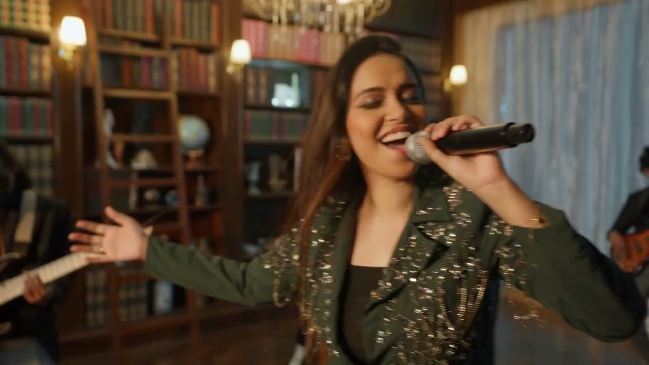 Aishwarya Anand Live - Bollywood Retro Classics (Funk Version)