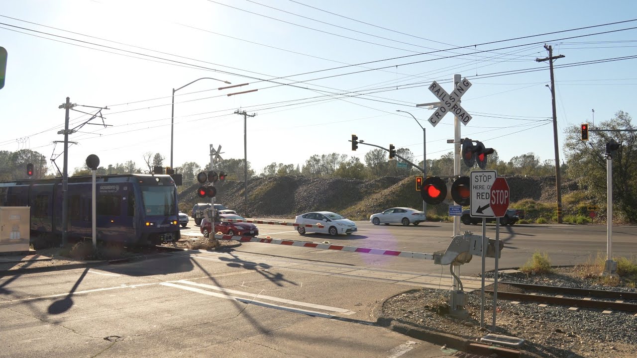 SacRT Light Rails | Bidwell St. Railroad Crossing, Folsom CA