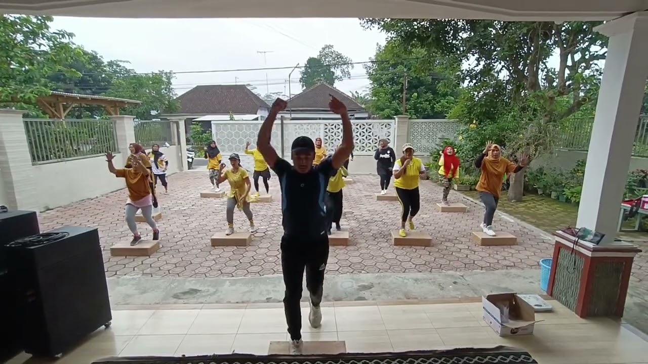 BuCer arep stepdance with coach Rizal