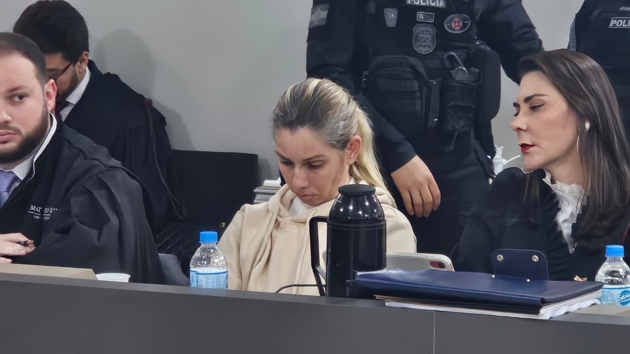 Juíza lê sentença que condena Claudia Hoeckler a 20 anos de prisão em Capinzal