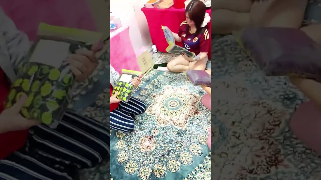 Christmas party changing gift 2025
