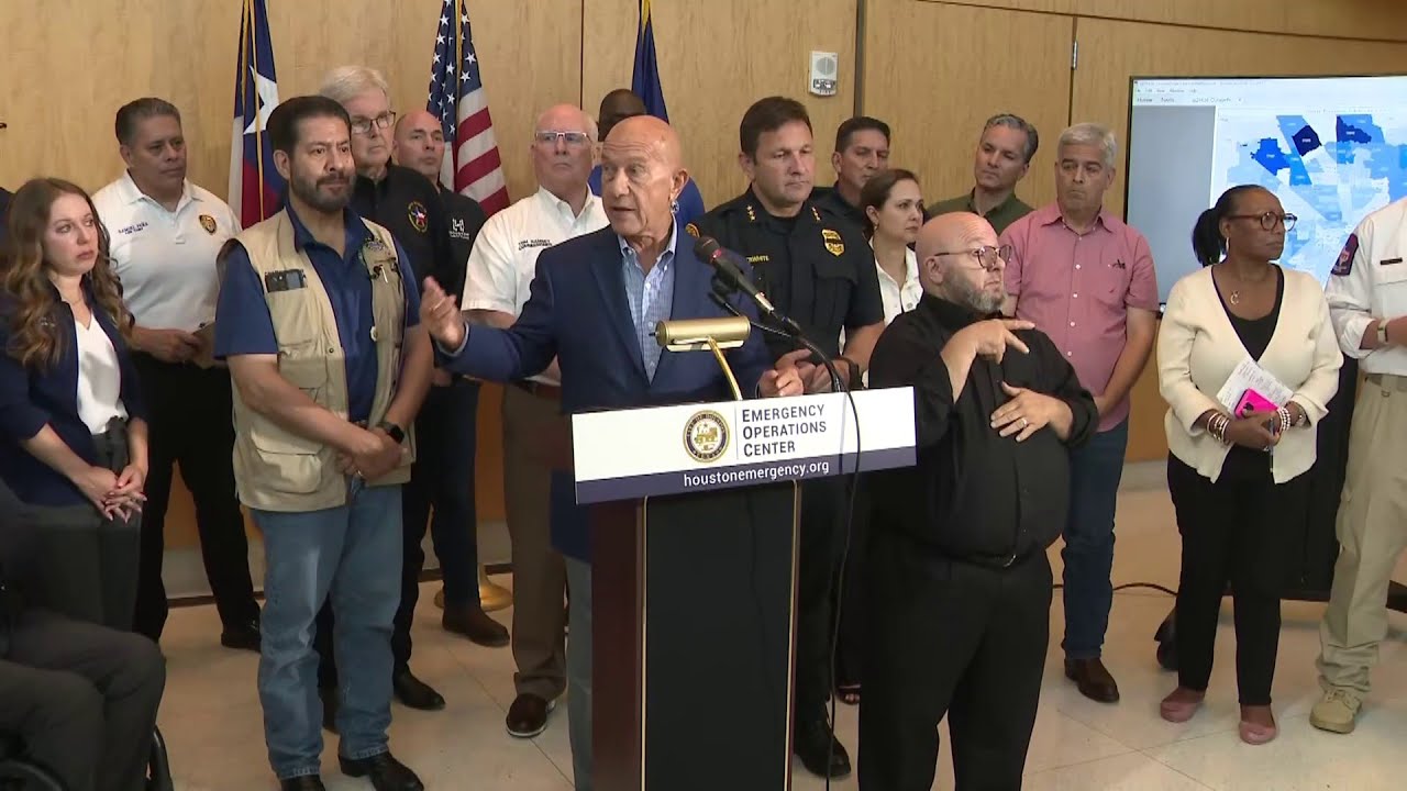 July 9 Hurricane Beryl recovery briefing by Houston Mayor John Whitmire other emergency officials