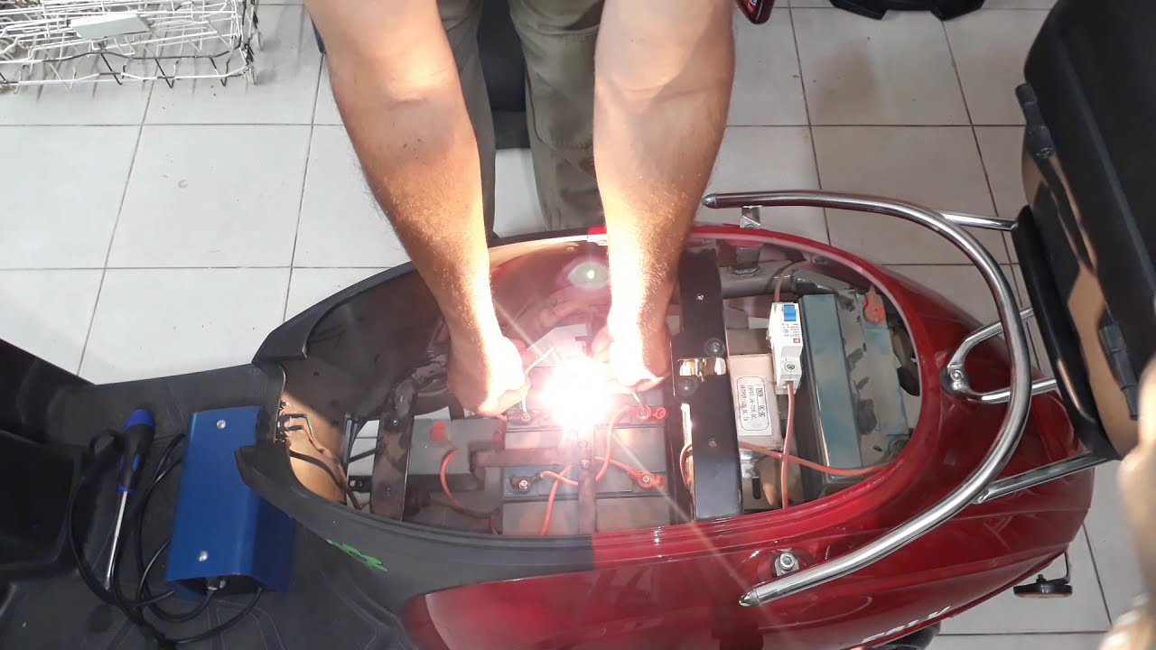 ¡¡¡ Mira lo que pasó con esta moto eléctrica en poco tiempo !!!