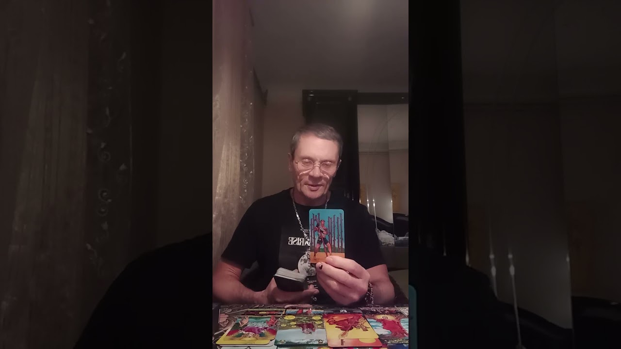    Таро расклад: Ты даже не догадываешься, о чём ещё не знаешь?...