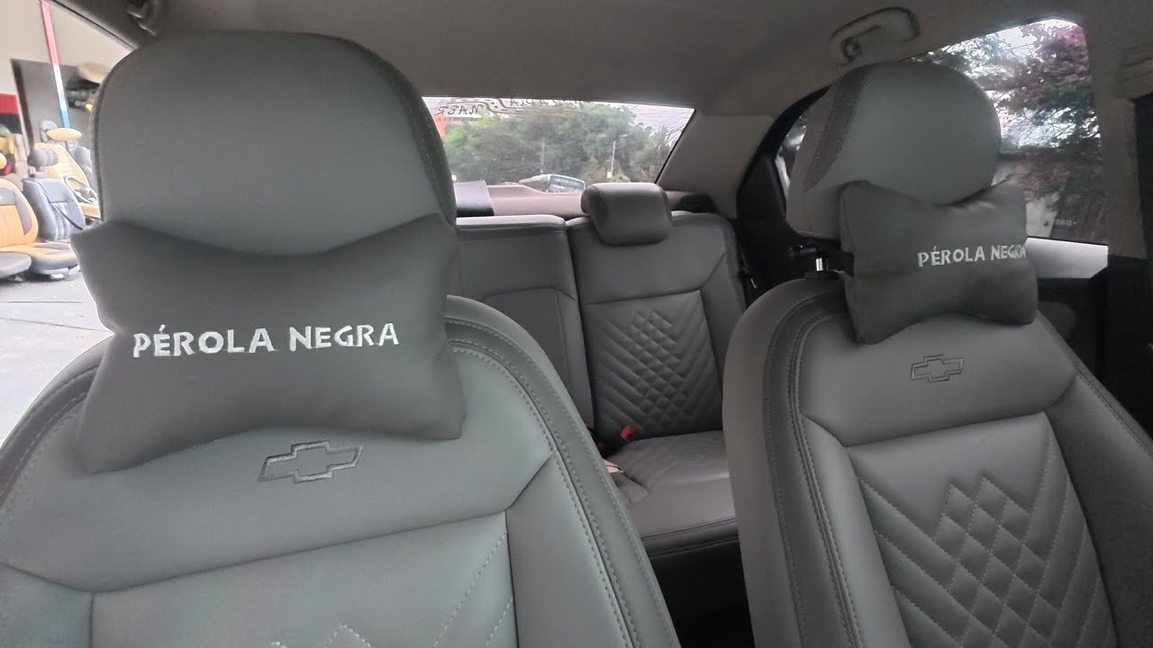 Agora sim! Acessórios no banco do carro do jeito que eu queria.