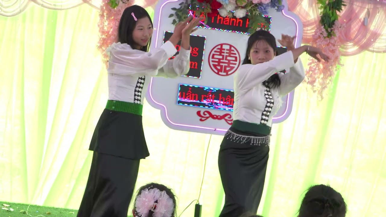 Tiếng khèn mùa ban nở //Múa mừng lễ thành hôn Hoàng Thiêm - Mai  Phượng//Bản Ảng, Pắc Ngà, Sơn La