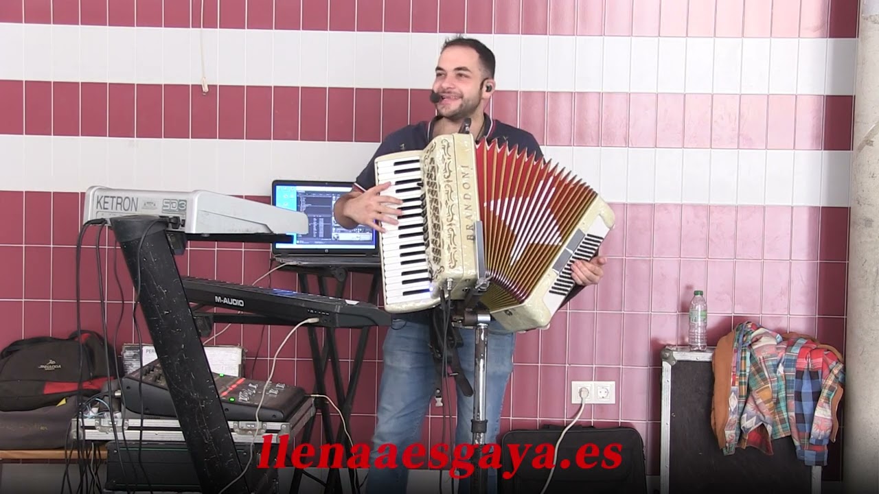 David Payares - Soy un vagabundo (Actuación en la Xuntanza Popular de Les Feries 2023)