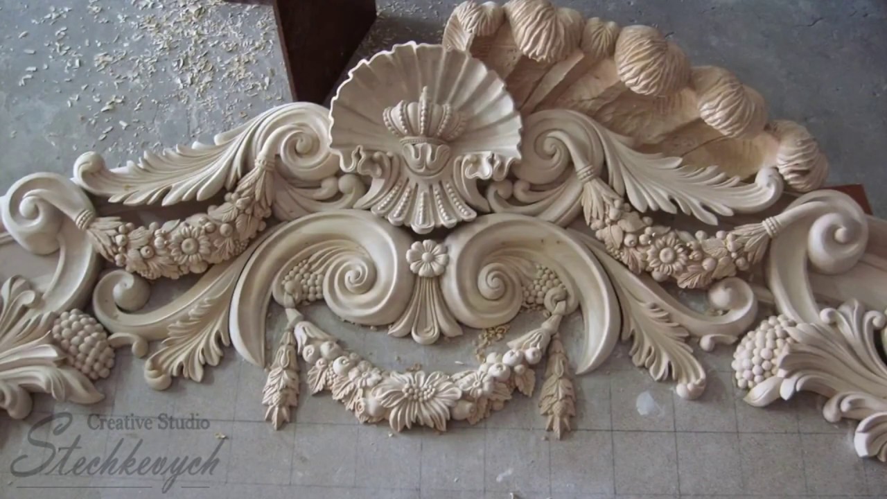 Master Wood Carver / Рама різьблена.