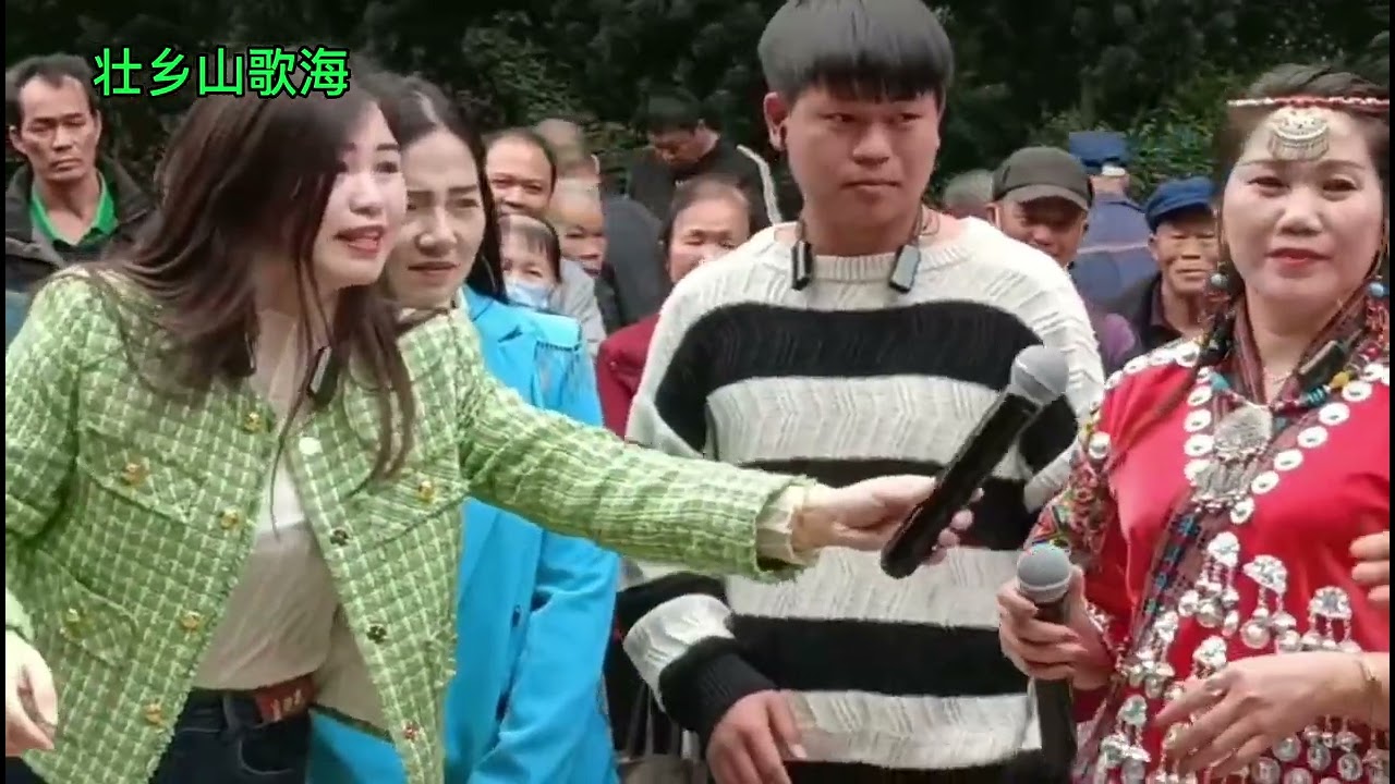 贵州 云南 湖南 广西四省歌手，在柳州鱼峰山搭歌台，非常的红火