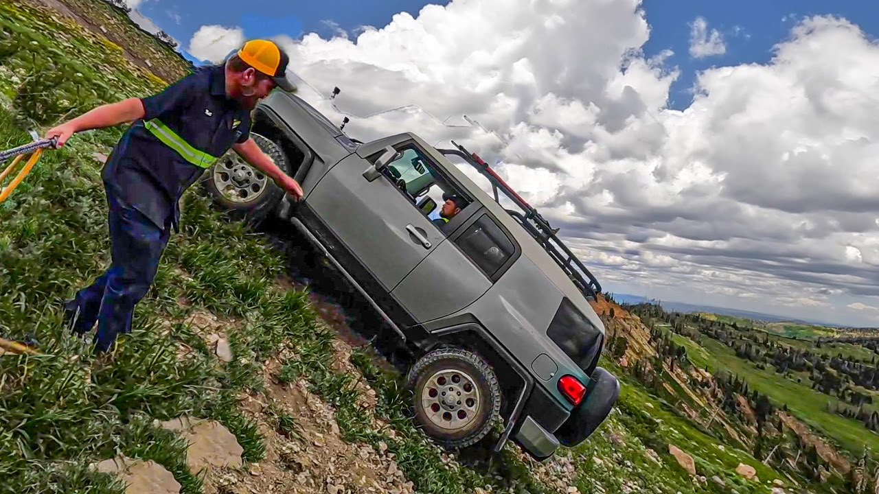 Toyota FJ Drives Off The Edge! @RobbyLayton