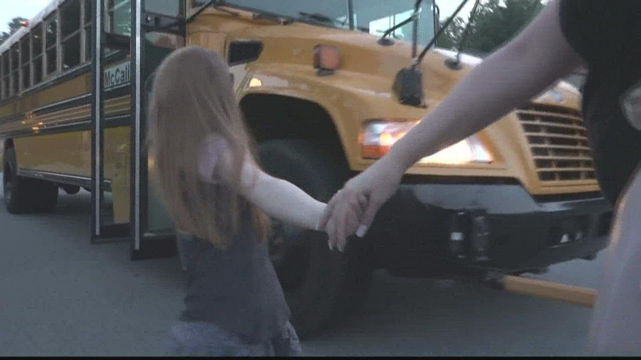 200 bus drivers needed in Fulton County Schools
