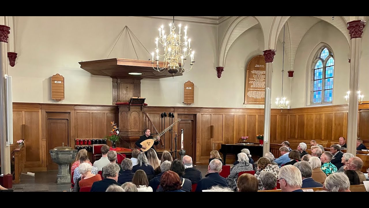 Xavier Díaz-Latorre plays chitarrone and baroque guitar in Baarn (NL)