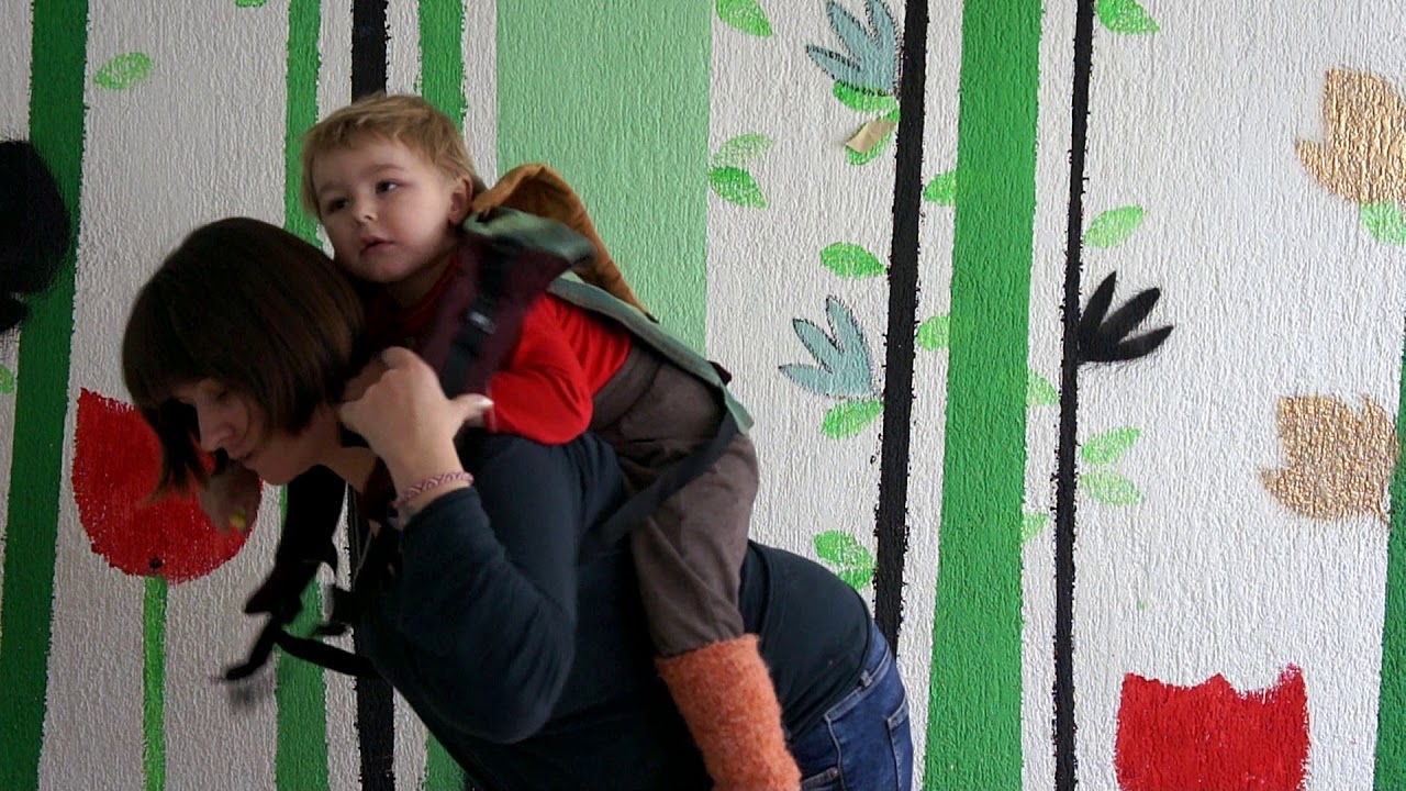 How to Superman Toss a baby or toddler on your back in an onbuhimo