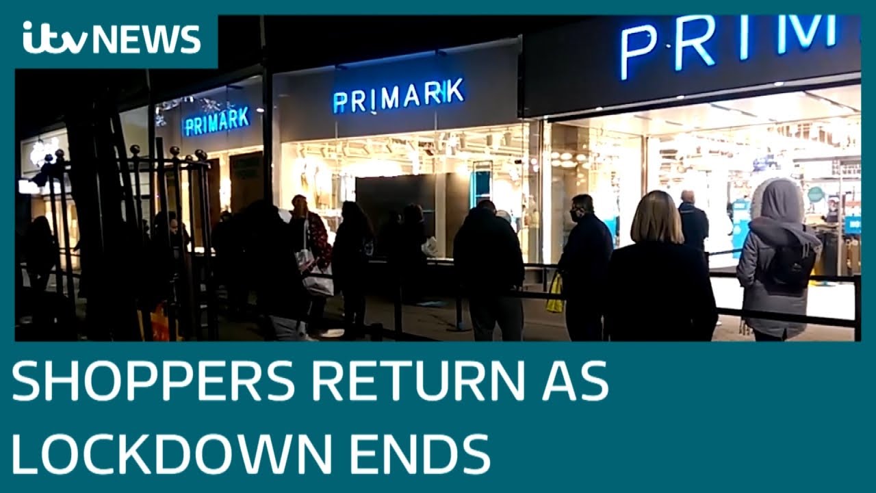 Shoppers flock to the stores as 'Wild Wednesday' hits the Midlands | ITV News