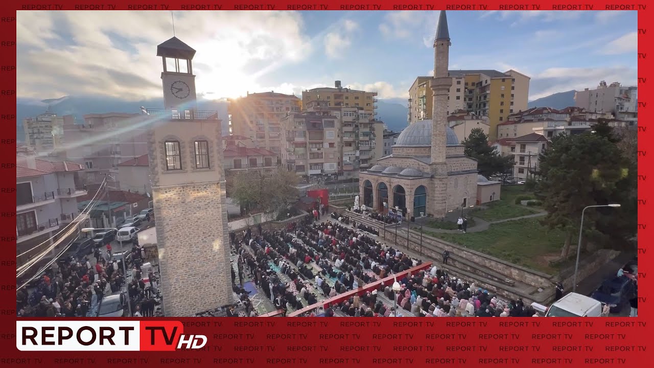 Sot Fitër Bajrami, pas një muaji agjërimi besimtarët myslimanë falin namazin në Berat e Korçë