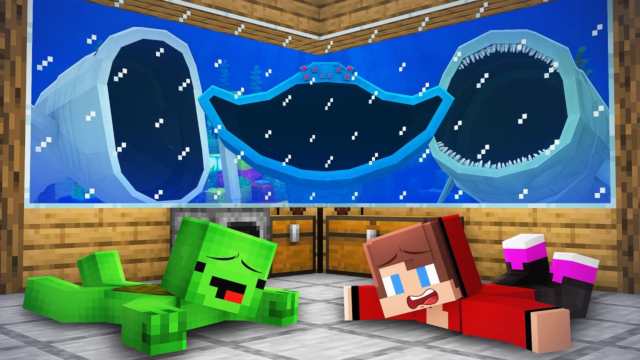 Mikey and JJ Hide from Sea Mobs in Minecraft (Maizen)