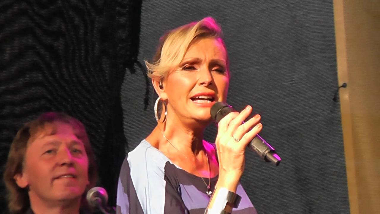 Helena Vondráčková - Čas je proti nám