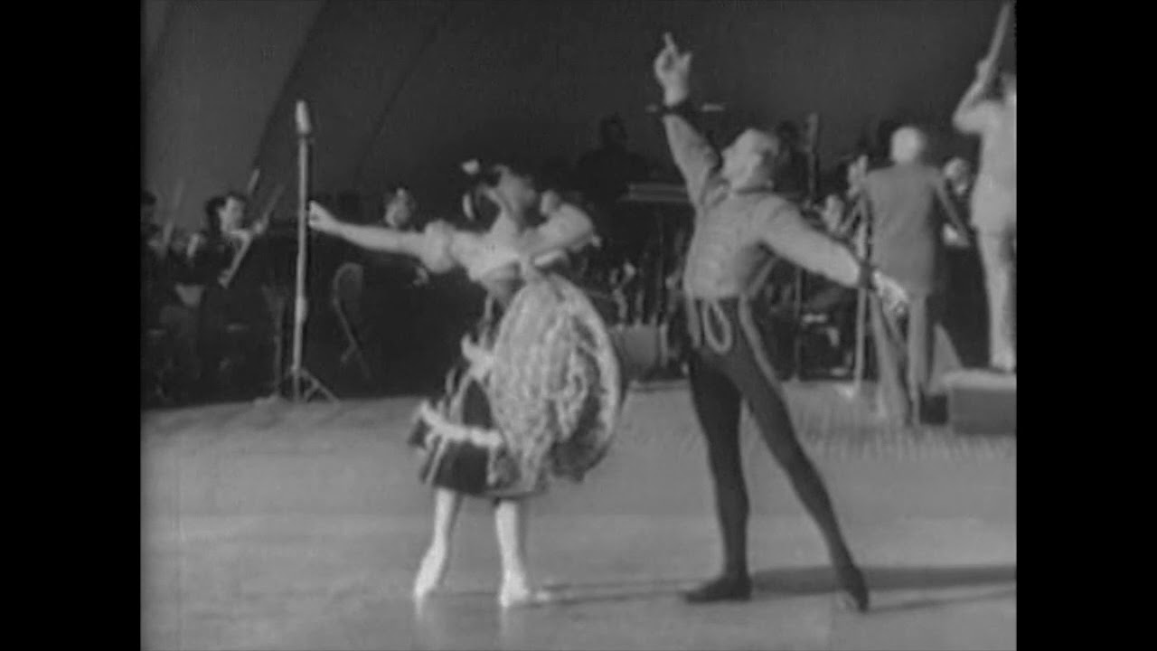 Ballets Russes: Waltz from Gaîté Parisienne (Maria Tallchief & Frederic Franklin)