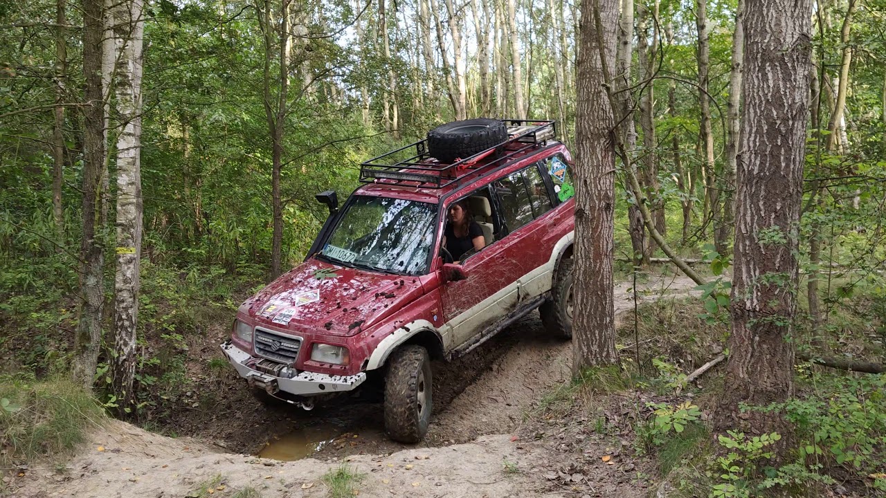 Suzuki Vitara 2.5 V6 off road.