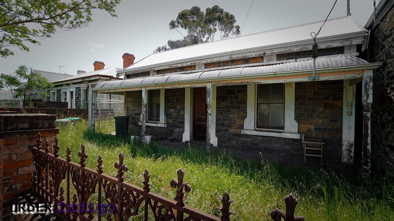Abandoned- 2 Blue stone cottages built 1890/Abandoned since 1998/What happened?