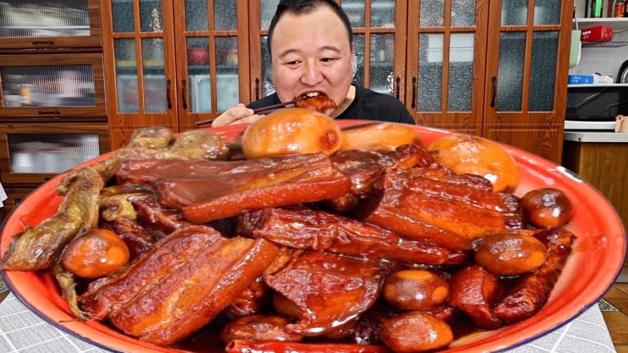 Ah Qiang's secret recipe for thick-cut braised pork belly, melts in your mouth!