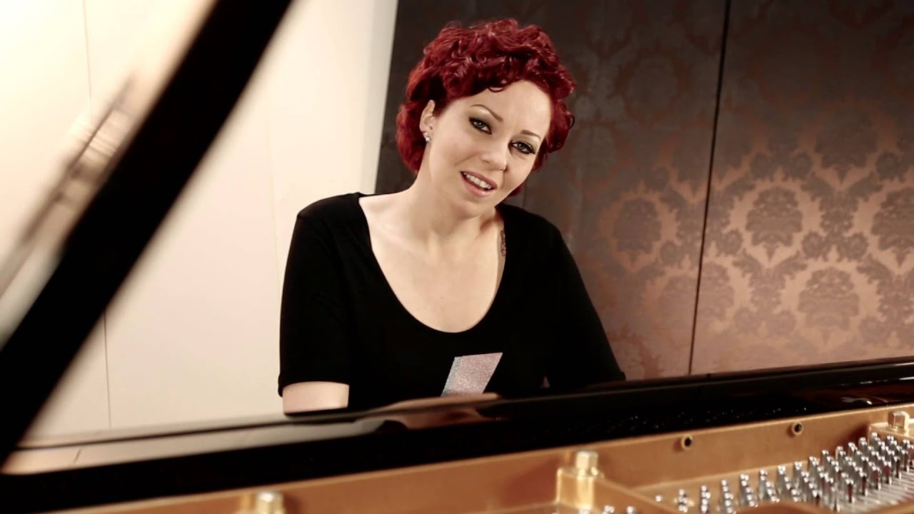 ANNEKE VAN GIERSBERGEN - My Mother Said (OFFICIAL VIDEO)