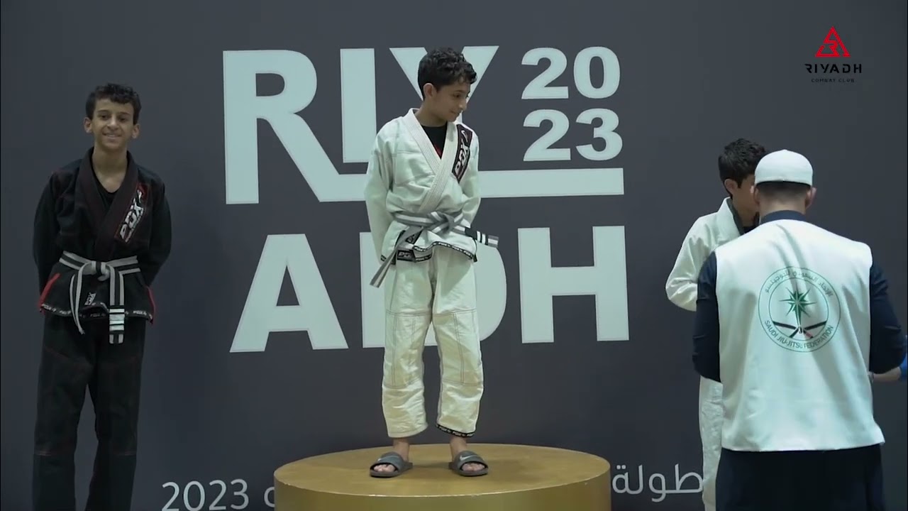 #مقطع | مشاركة لاعبين نادي رياض كومبات في بطولة الرياض للجوجيتسو 2023 🥋