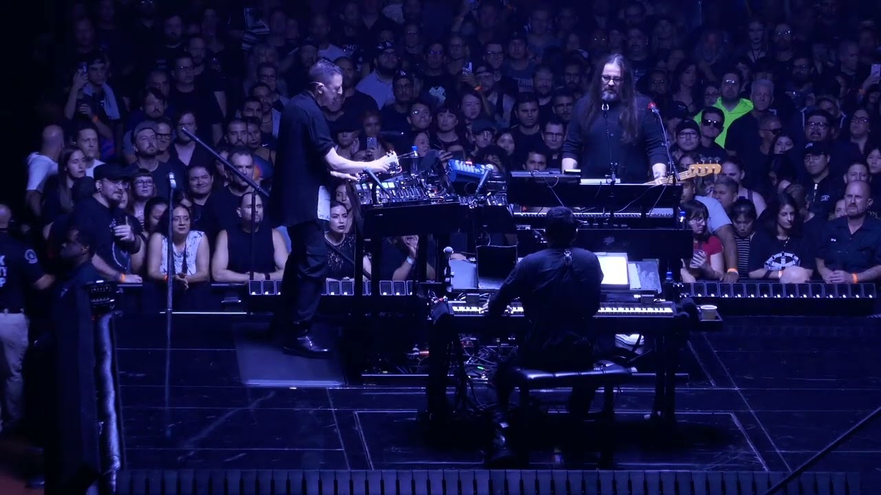 Nine Inch Nails - The Forum, Los Angeles CA - 2025-09-18 [Full Show]