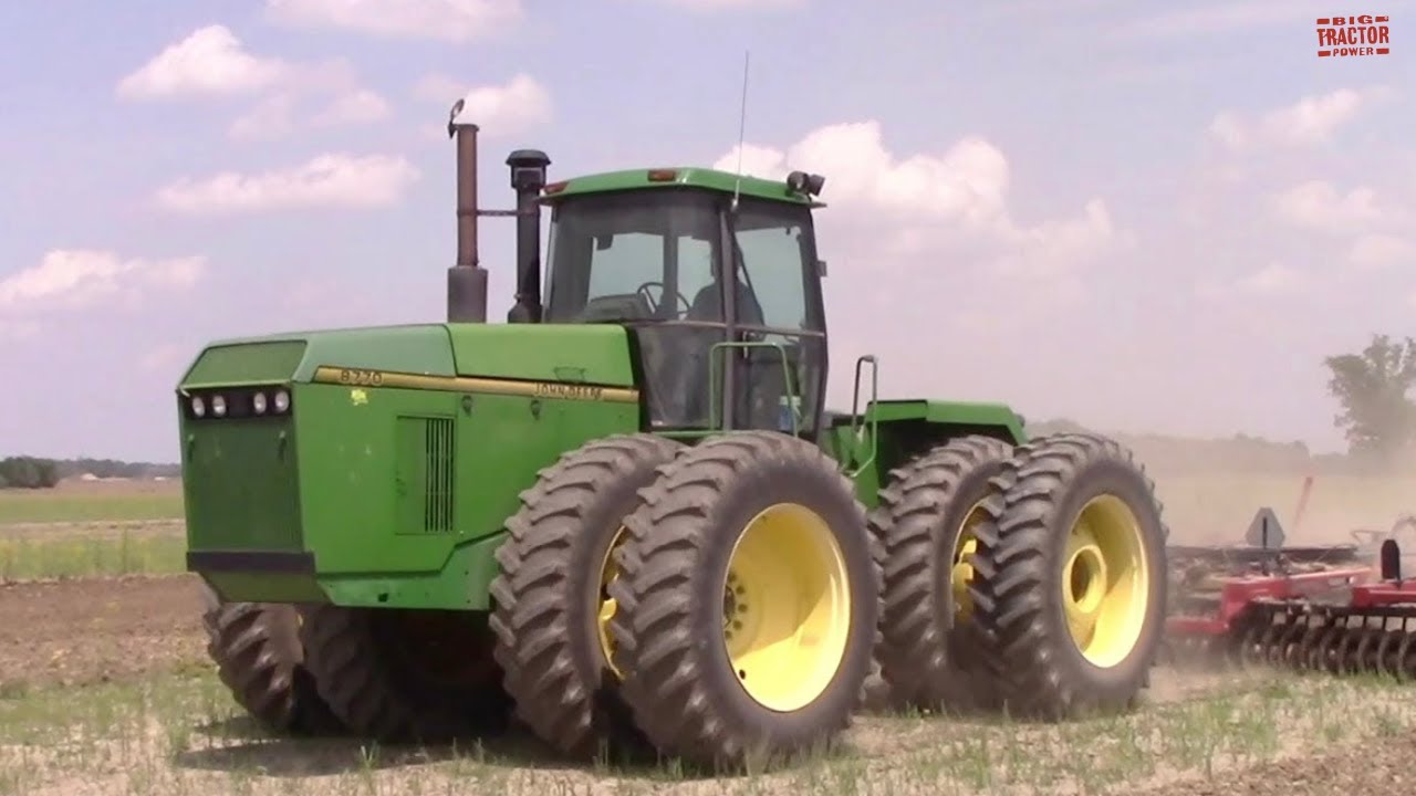 JOHN DEERE 8770 Tractor Disking