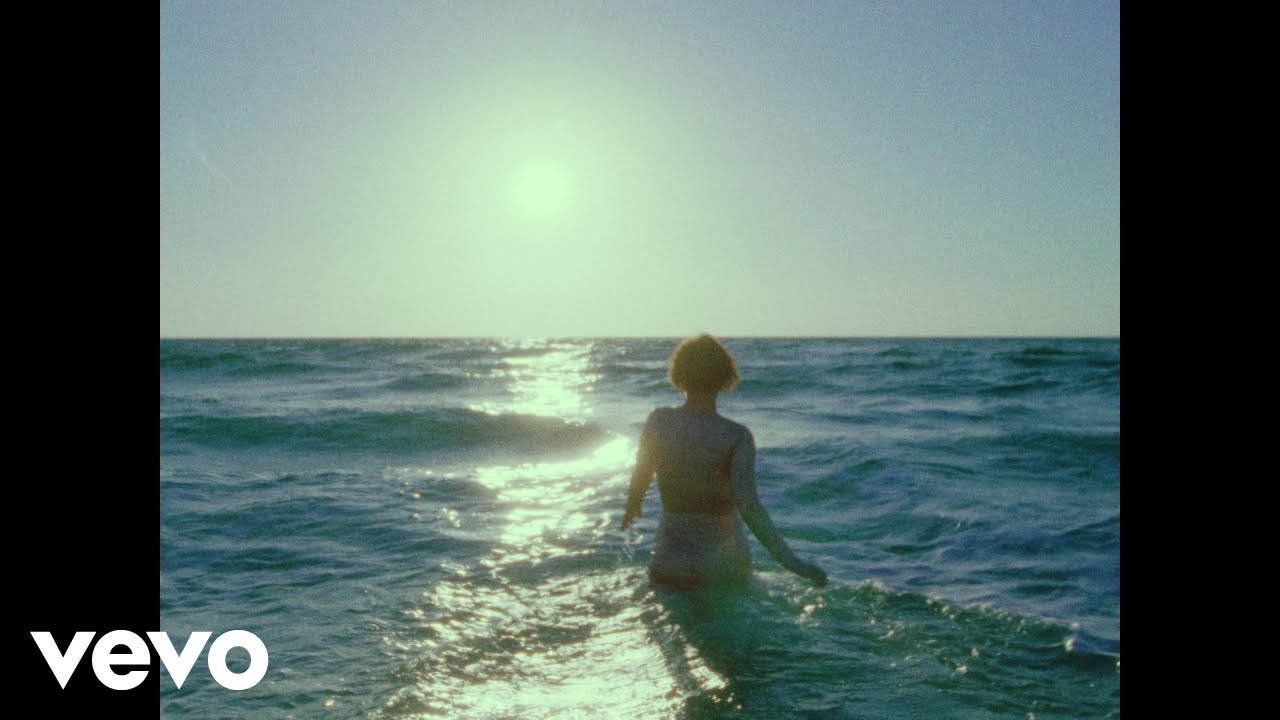 Alessandra Amoroso, DB Boulevard - Camera 209 (Official Video)