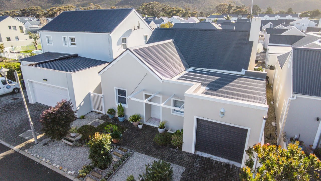 3 Bedroom For Sale | Sandbaai