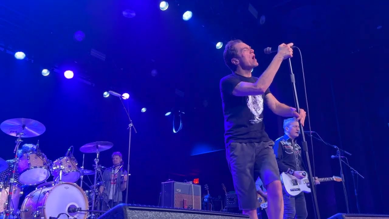 Michael Shannon & Jason Narducy perform R.E.M.'s 