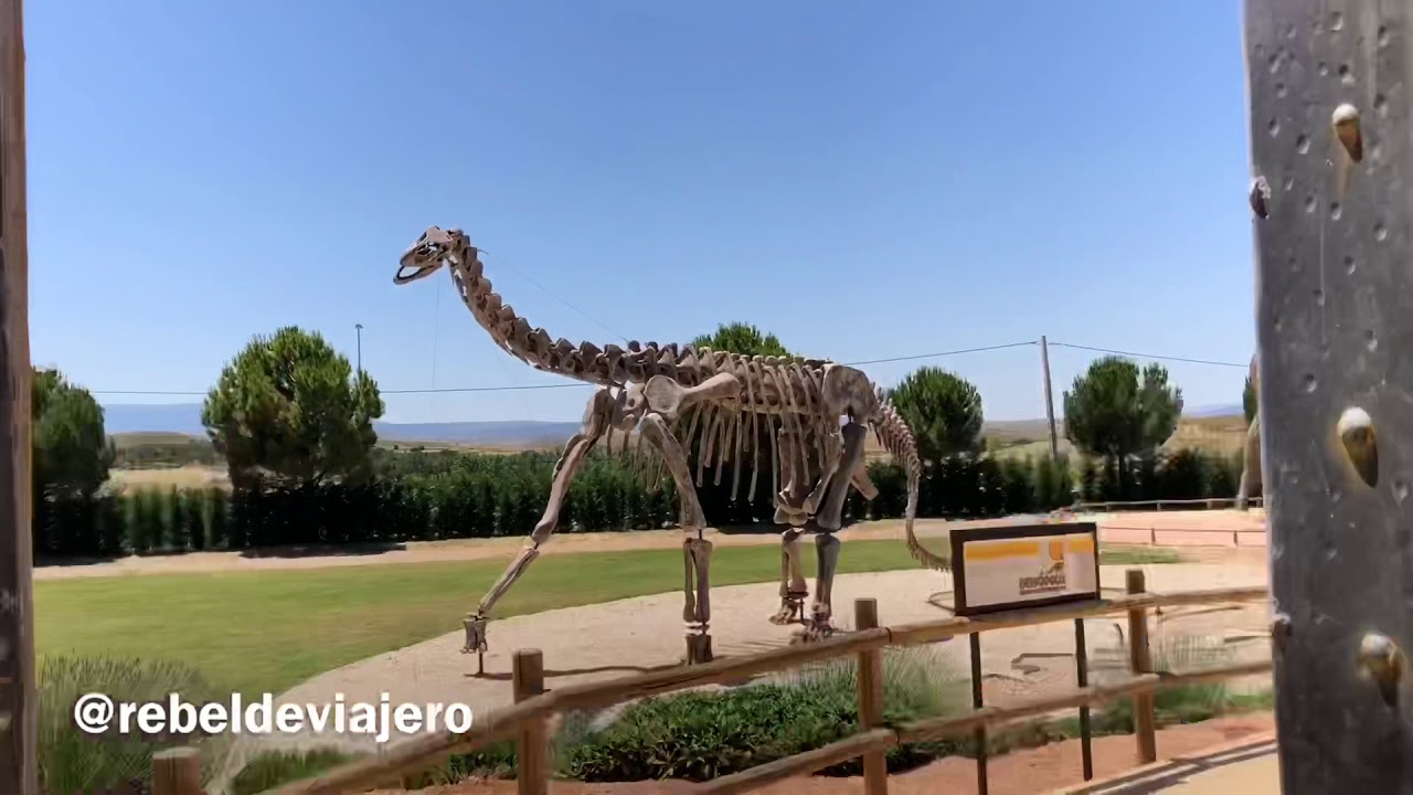 Din&oacute;polis (Teruel) en 1 min